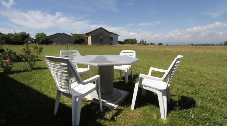 Les Gites Des Noyerettes Besayes Exterior foto